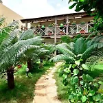 Villa Hibiscus, Pied dans l\'eau